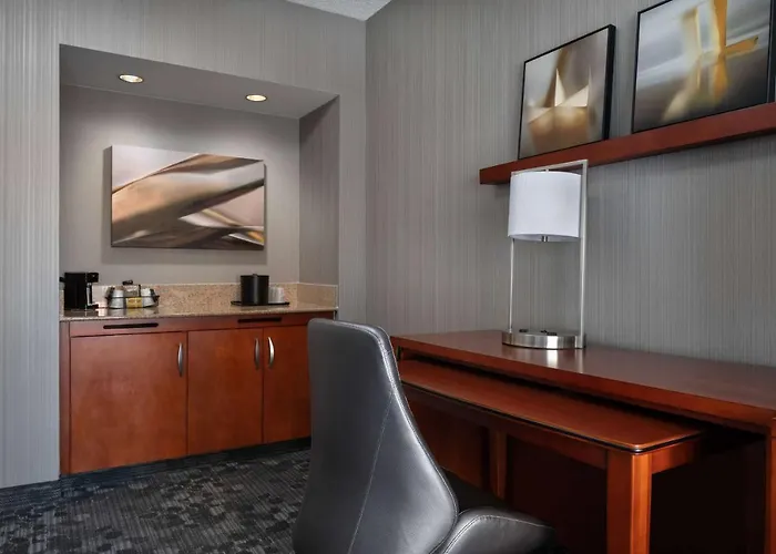 Sonesta Select Camelback Hotel