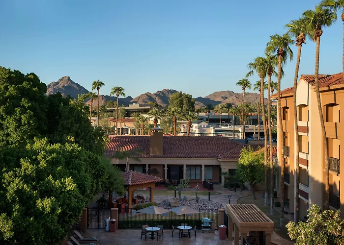 Sonesta Select Camelback Hotel