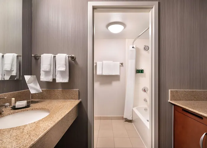 Sonesta Select Camelback Hotel